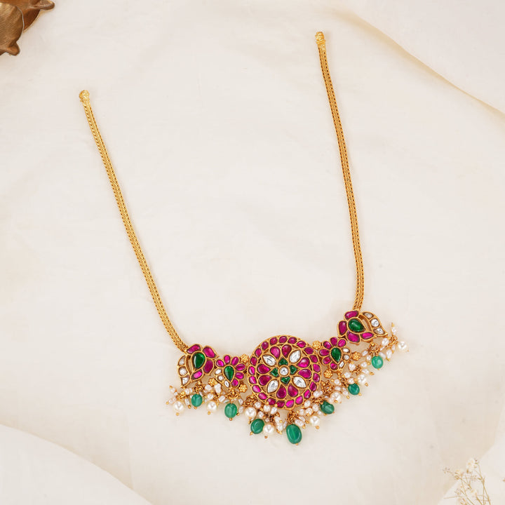 Dazzling Kundan Short Necklace