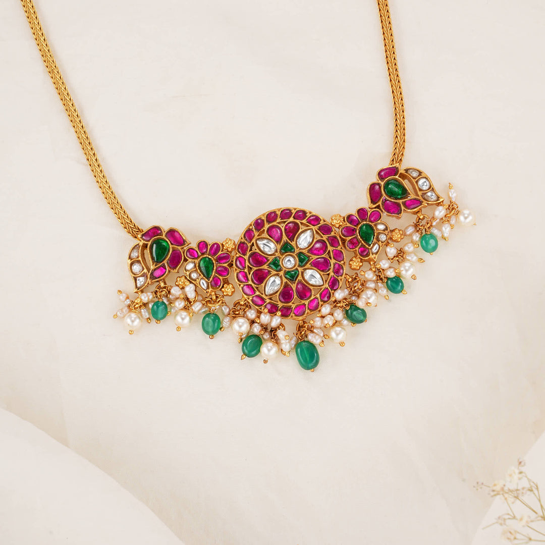 Dazzling Kundan Short Necklace