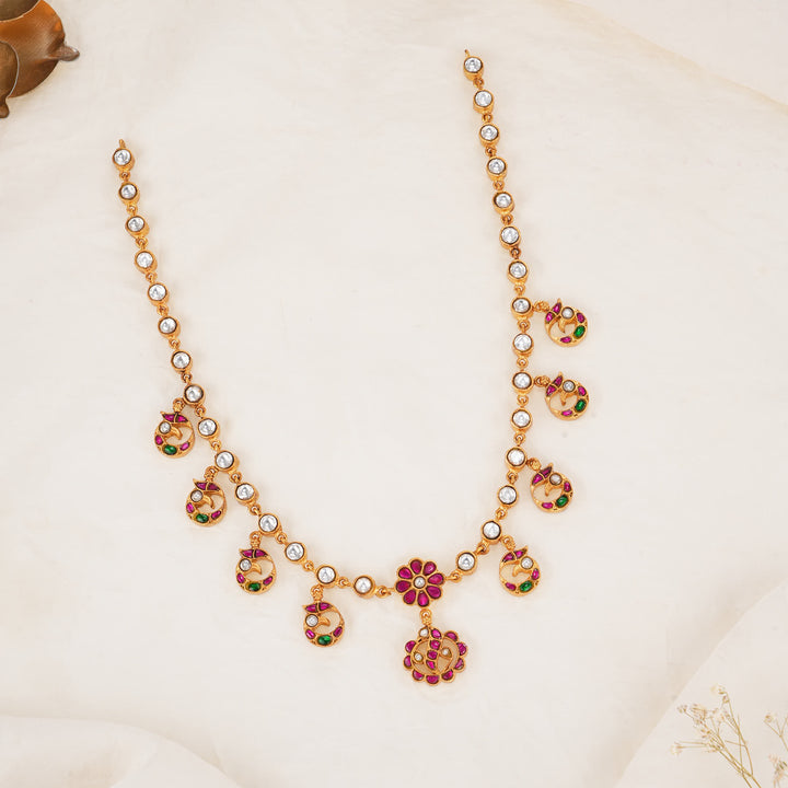 Vinthishaa  Kundan Short Necklace
