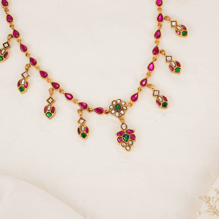 Advikaa Kundan Short Necklace