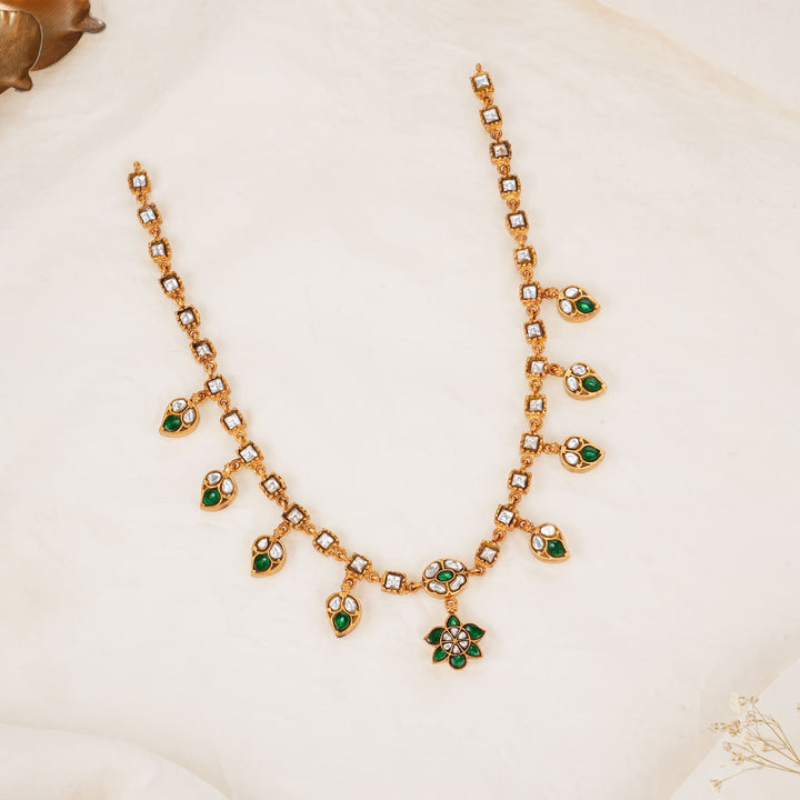 Lakshithaa Kundan Short Necklace