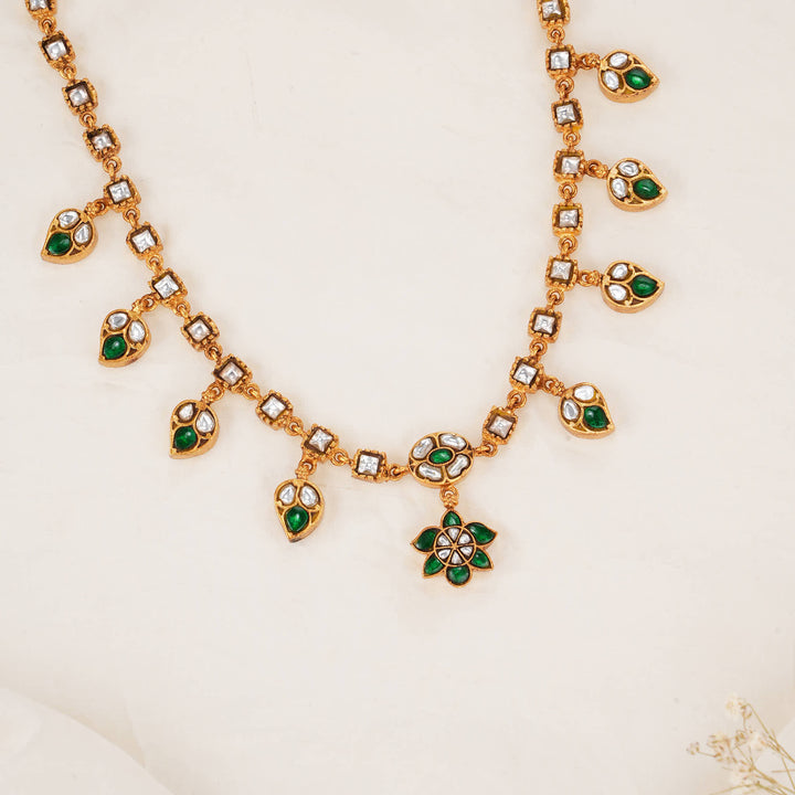 Lakshithaa Kundan Short Necklace