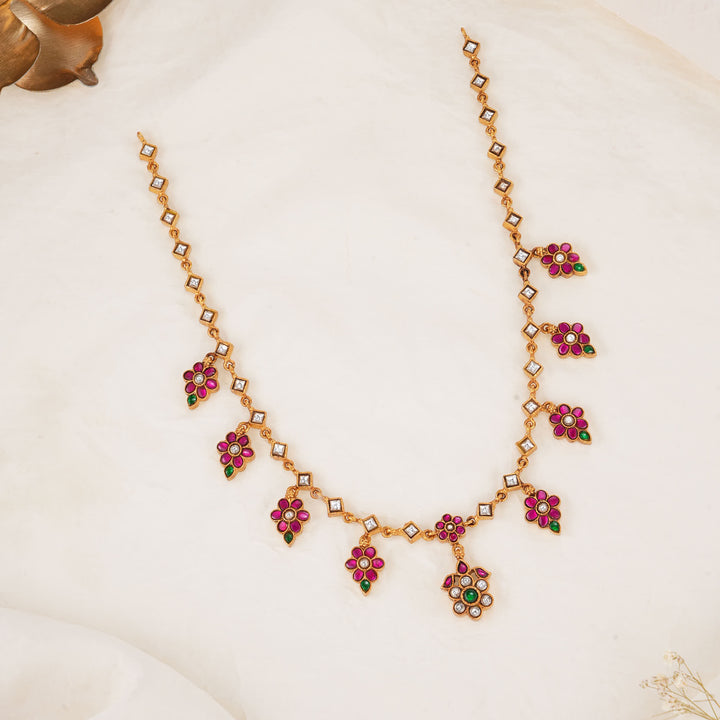 Flower-Inspired Kundan Short Necklace