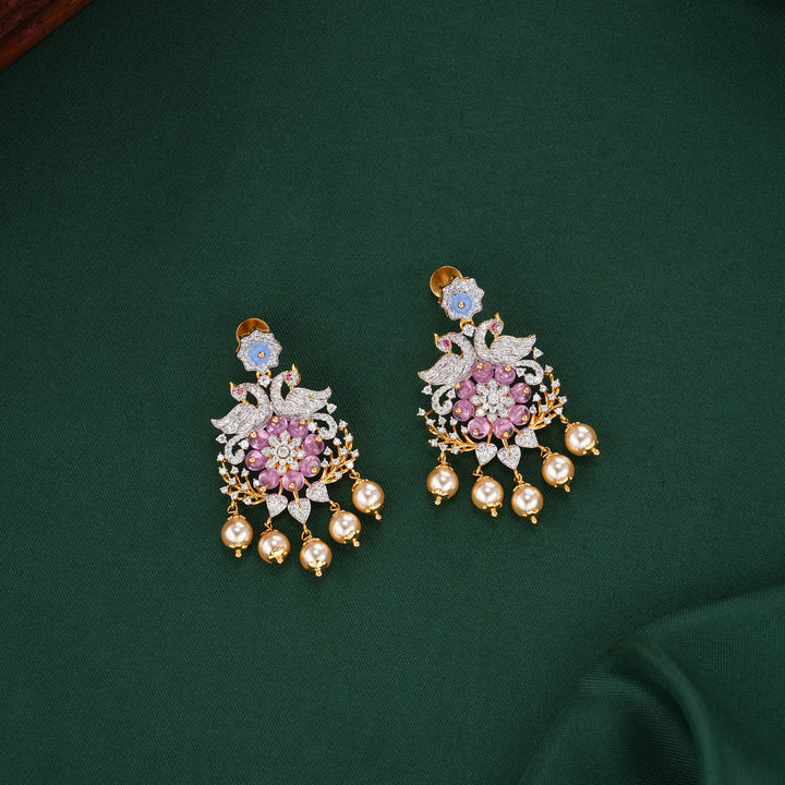 Trendy & Catchy Diamond Design Necklace Set