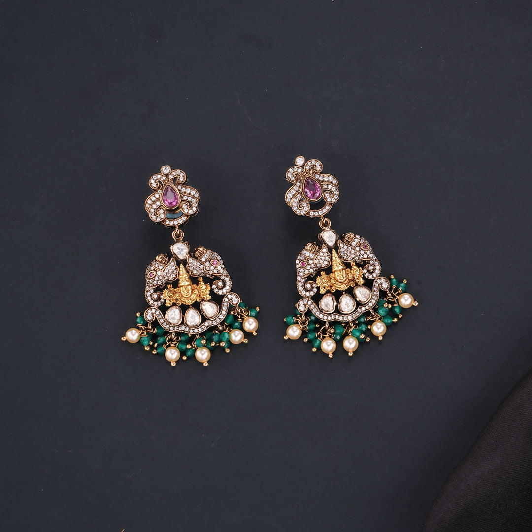 Admirable chic Victorian Short Necklace Set