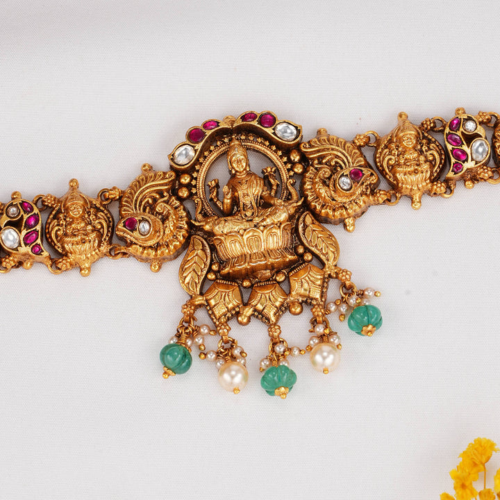 Vinthiraa Nagas Choker
