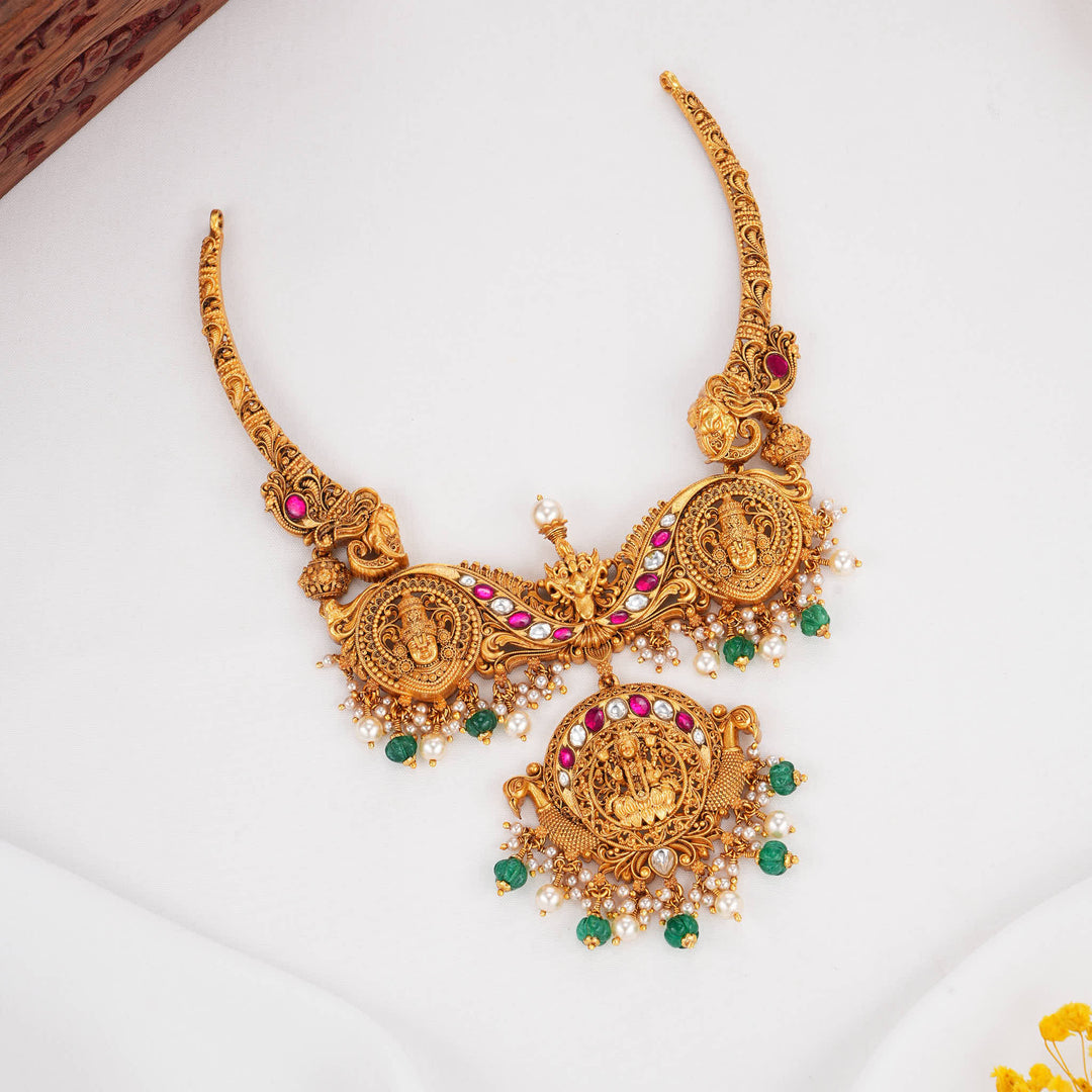 Catchy 3D Spl Short Necklace