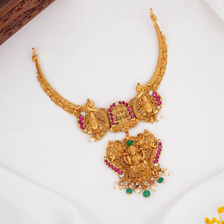Dazzling 3D Spl Short Necklace