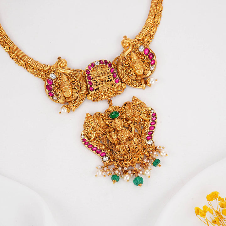 Dazzling 3D Spl Short Necklace
