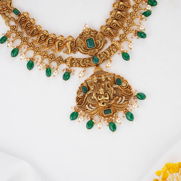 Anamikaa 3D Short Necklace