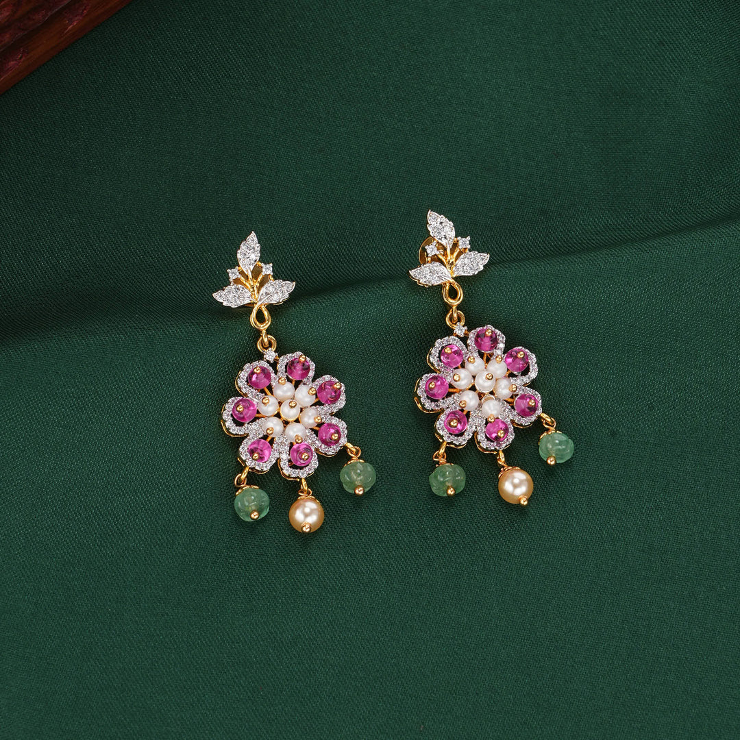 Nivetha Diamond Design Necklace Set