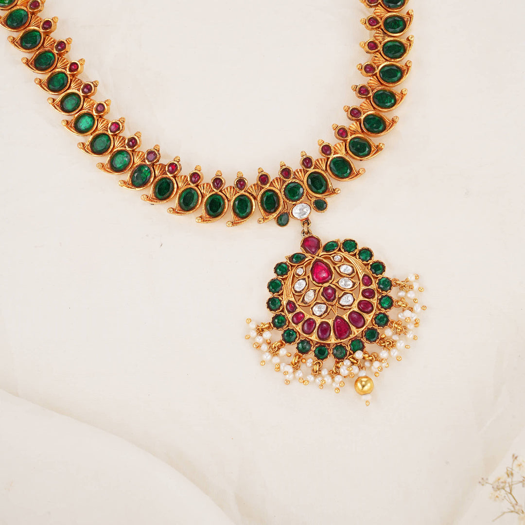 Unique Kundan  Short Necklace