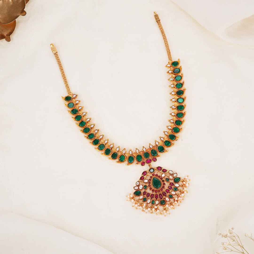 Bindhu Vibrant Kundan Short Necklace