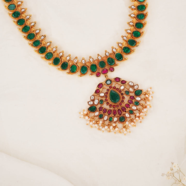 Bindhu Vibrant Kundan Short Necklace