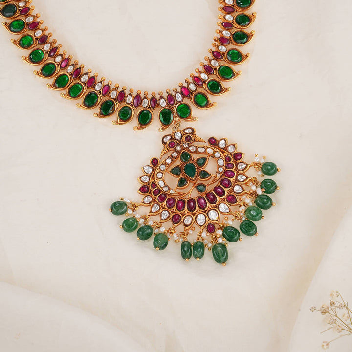 Swathikaa Kundan Short Necklace