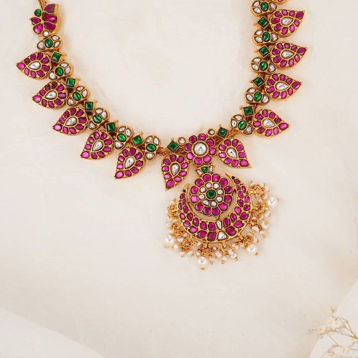 Opulent Kundan Short Necklace