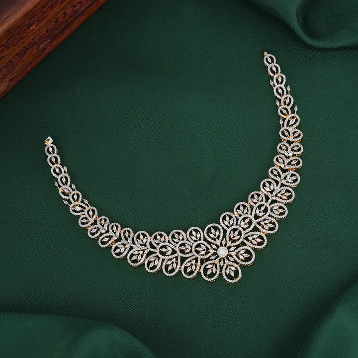 Shining Legacy Avikam Short Necklace