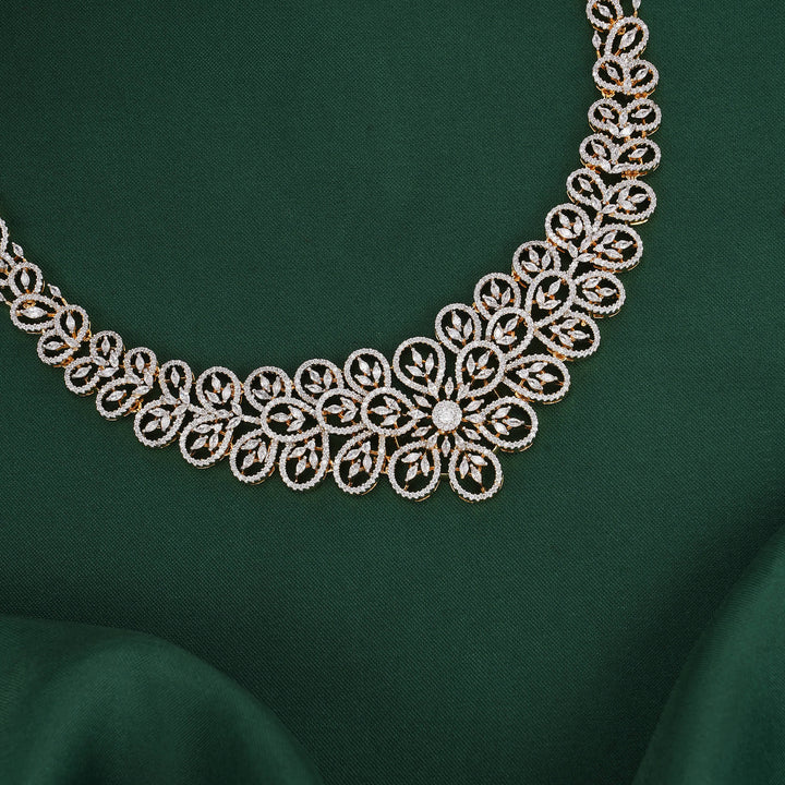 Shining Legacy Avikam Short Necklace