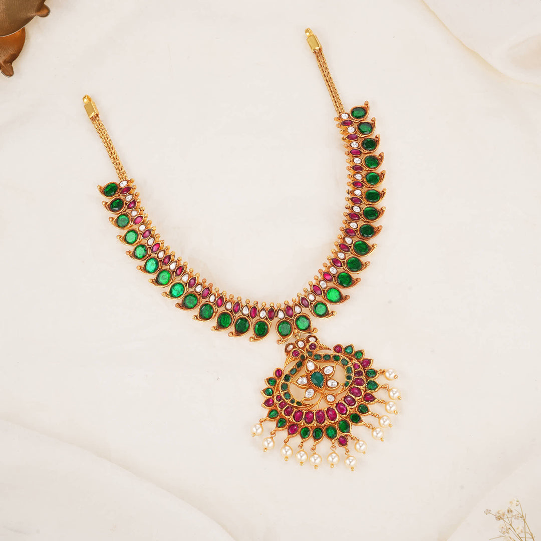 Harishaa Kundan Short  Necklace