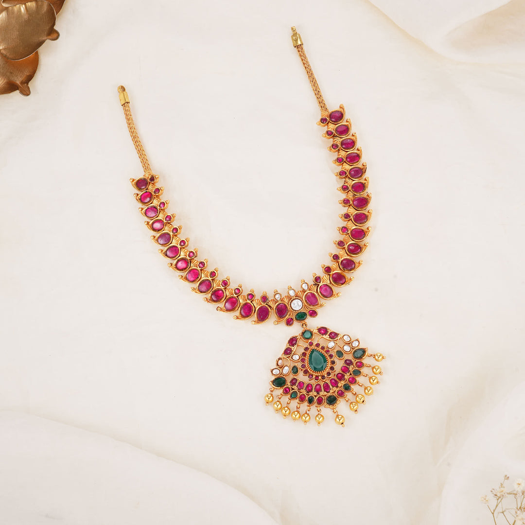Arenikaa Kundan Short Necklace