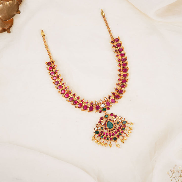 Arenikaa Kundan Short Necklace