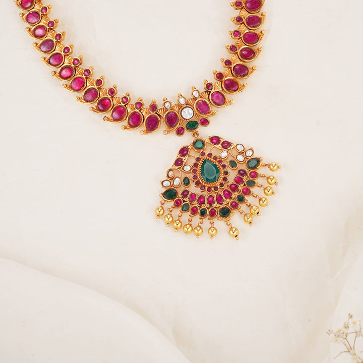 Arenikaa Kundan Short Necklace