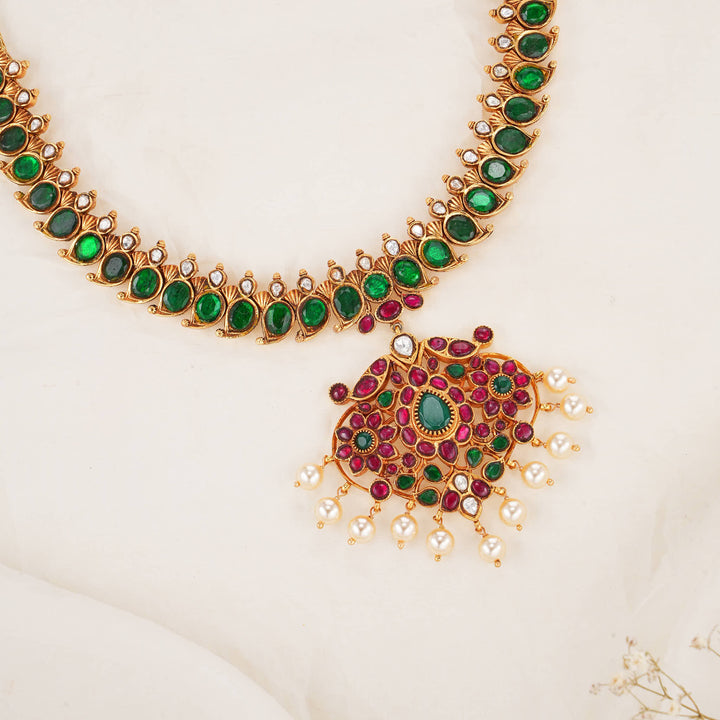 Pranithaa Kundan  Short Necklace