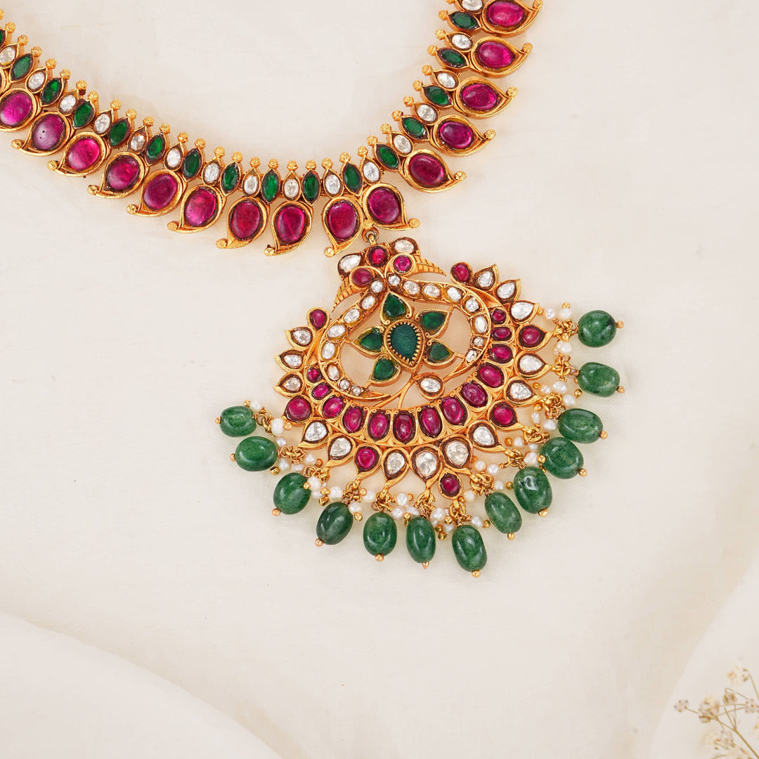 Aesthetic Kundan Short Necklace