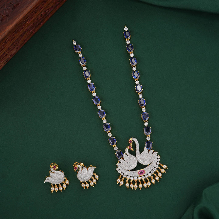 Lovely Bird Diamond Design Necklace Set