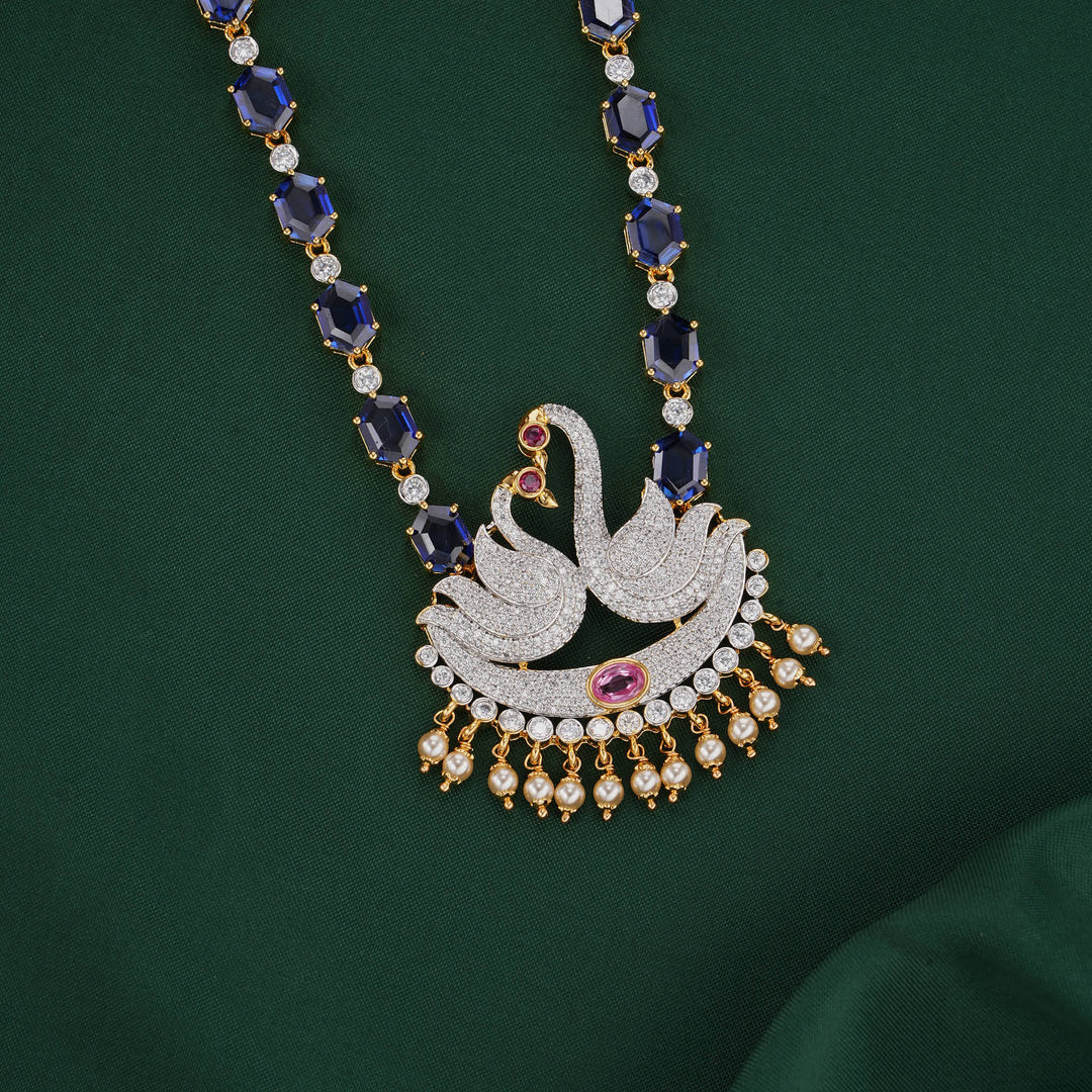 Lovely Bird Diamond Design Necklace Set