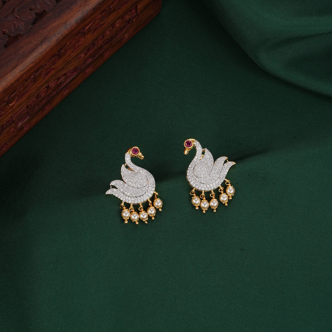 Lovely Bird Diamond Design Necklace Set