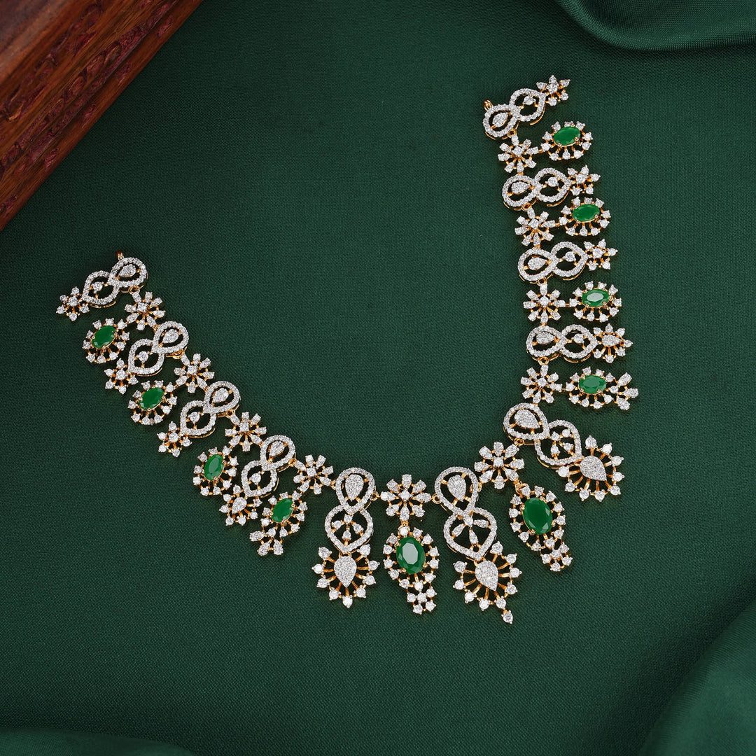 Brilliantly Crafted Avikam Short Necklace