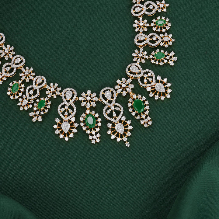 Brilliantly Crafted Avikam Short Necklace