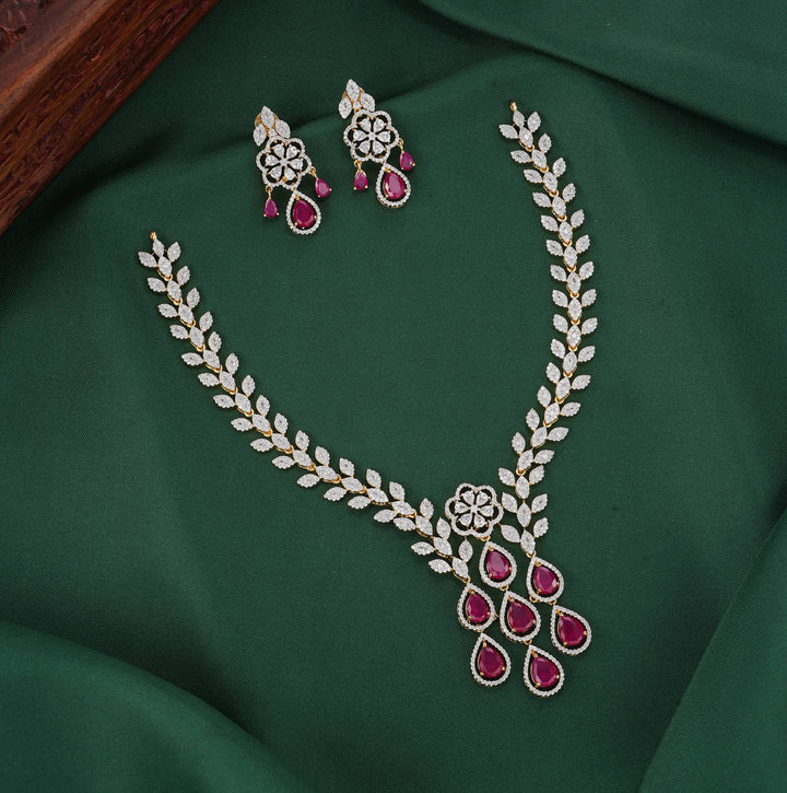 Stunning Avikam Necklace Set