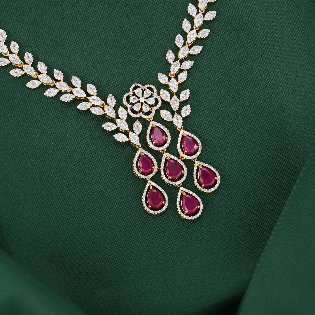 Stunning Avikam Necklace Set