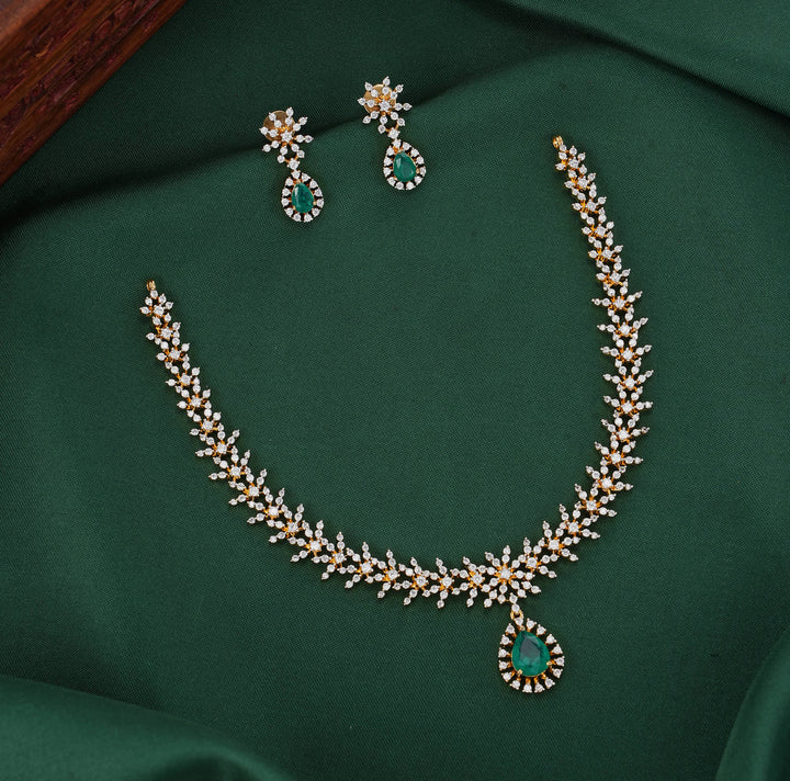 Delicate Charm Diamond Design Necklace Set