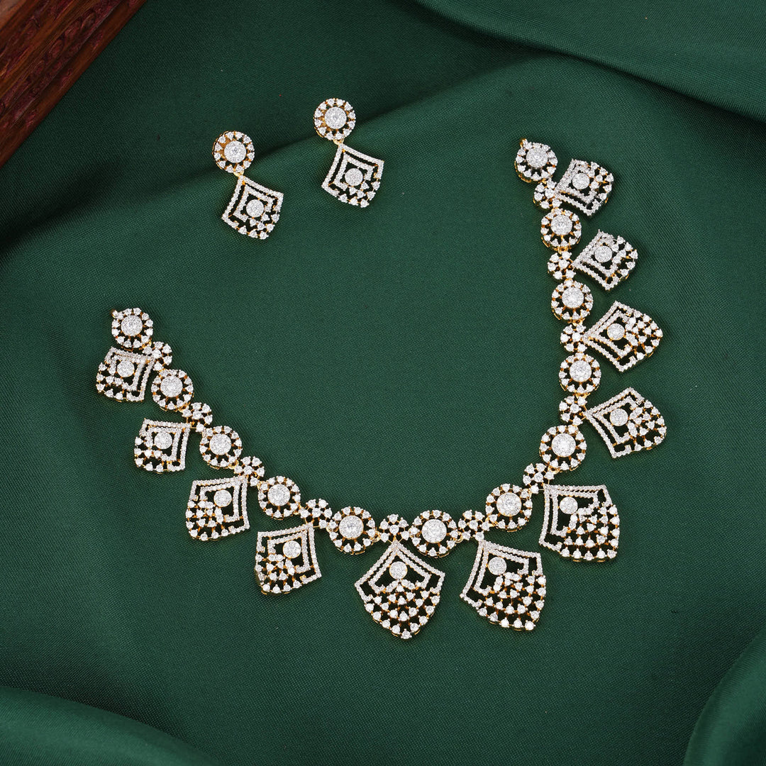 Glow Charm Avikam Necklace Set