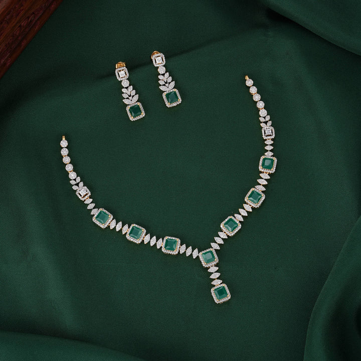 Velessa  Diamond Design Necklace Set