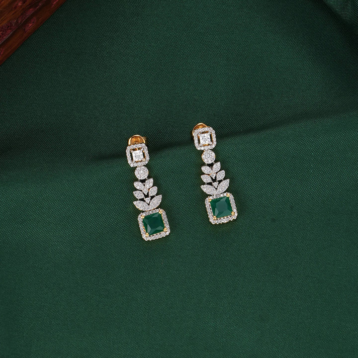 Velessa  Diamond Design Necklace Set