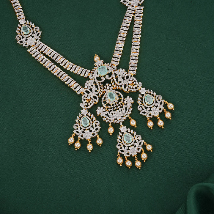 Glittering Diamond Design Necklace Set