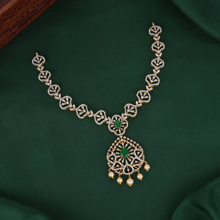 Veethishaa Avikam Short Necklace
