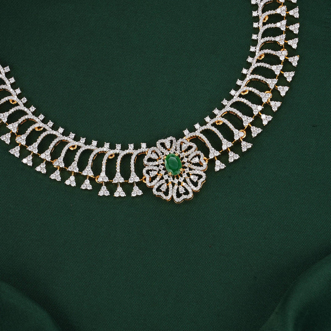Dazzle Look Avikam Necklace