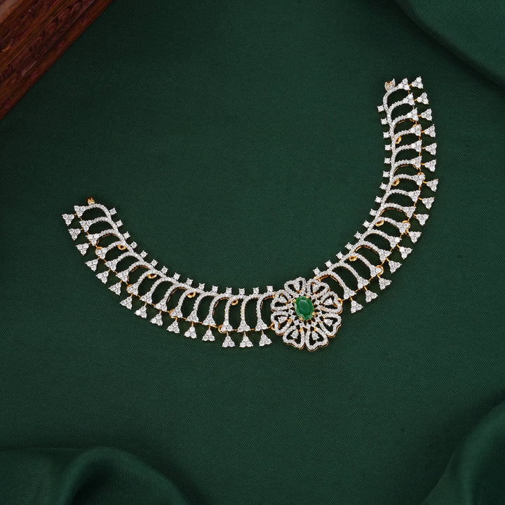 Dazzle Look Avikam Necklace