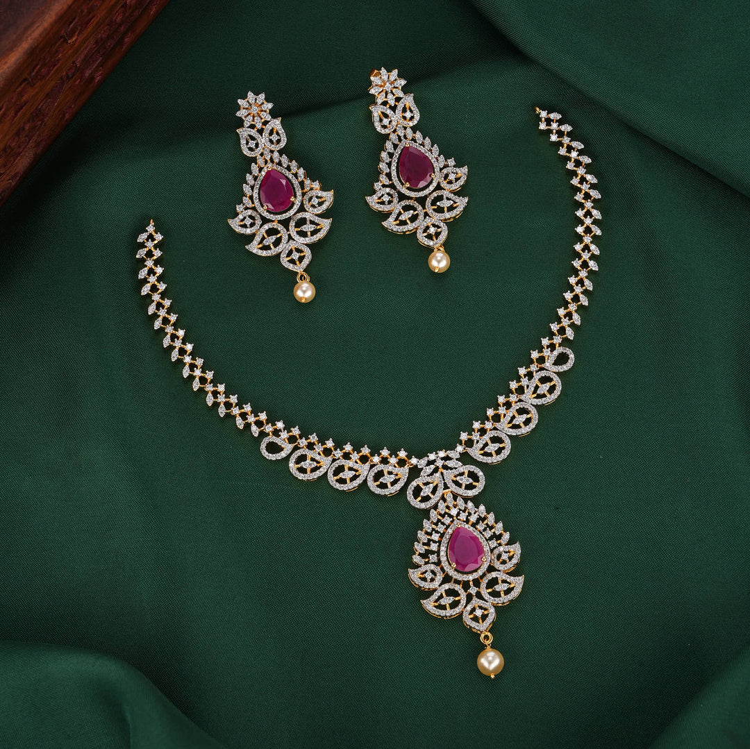 Auralis Diamond Design Necklace Set