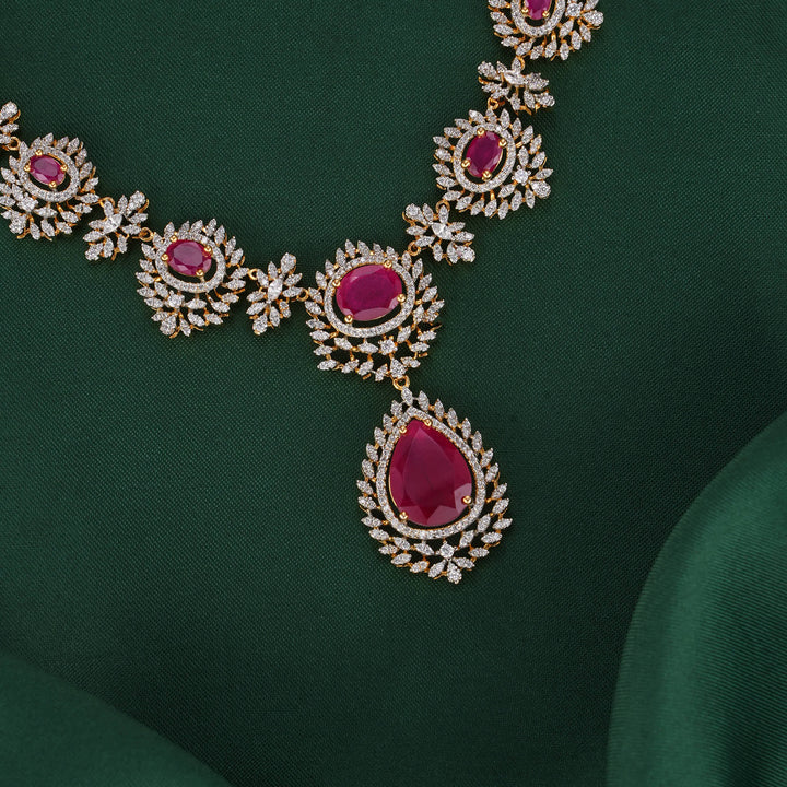 Meticulous Diamond Design Necklace Set
