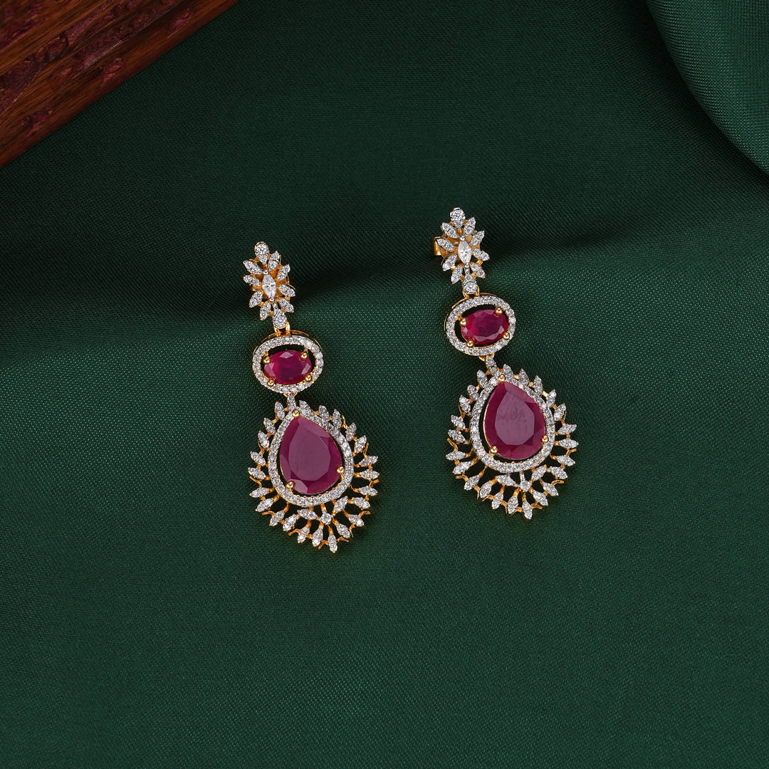 Meticulous Diamond Design Necklace Set