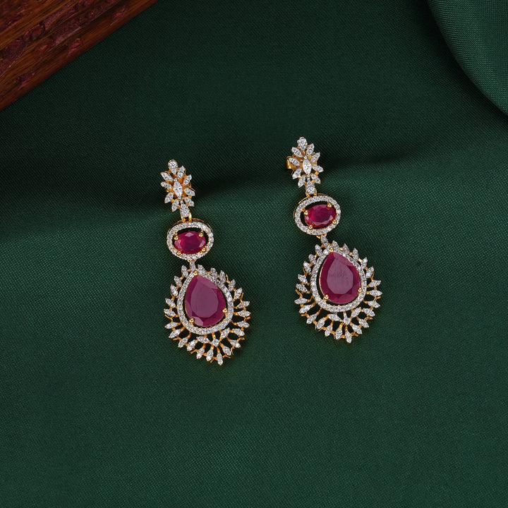 Meticulous Diamond Design Necklace Set
