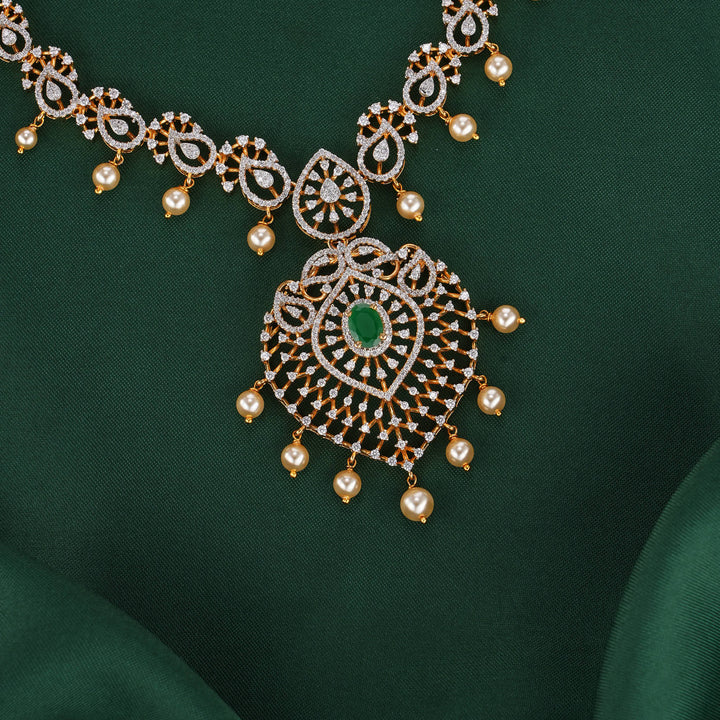 Gleaming Diamond Design Necklace Set