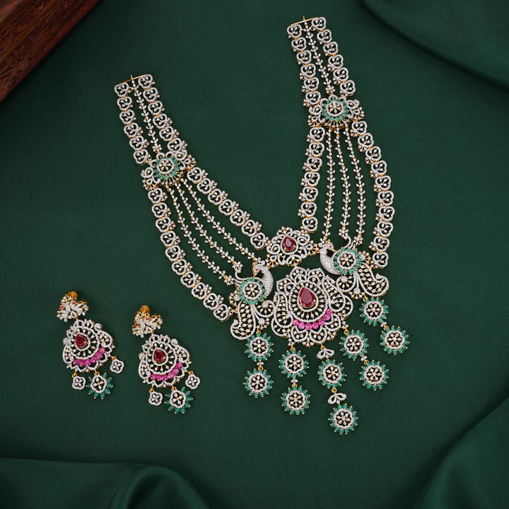 Grand Eye-Catching Diamond Design Necklace Set