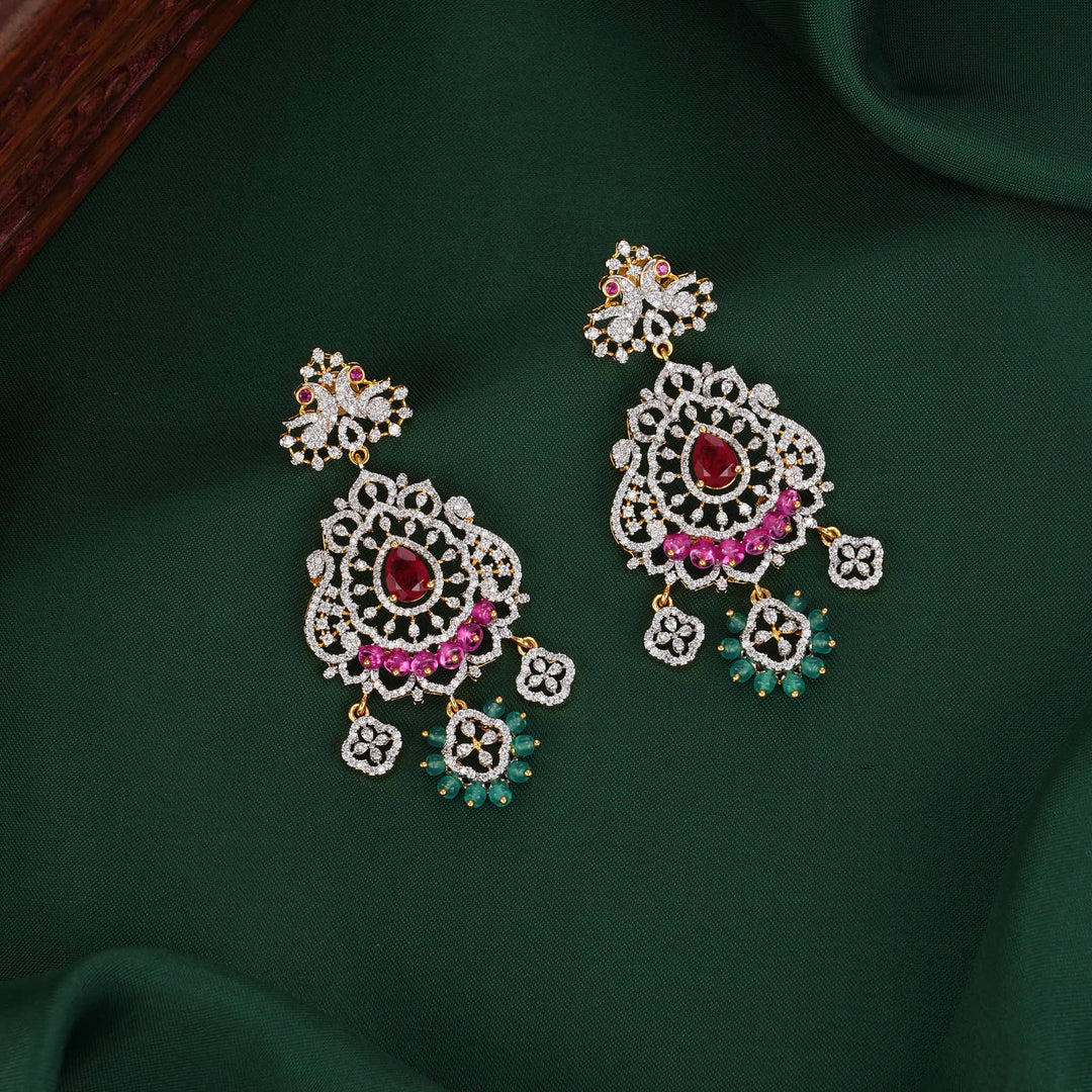 Grand Eye-Catching Diamond Design Necklace Set